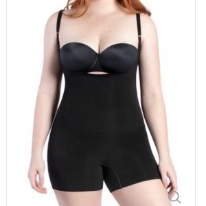 NWT Curveez Second Skin Hip Hugger Bodysuit Seamless Solution